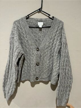 H&M Gray Cable Knit V-Neck Button Cardigan